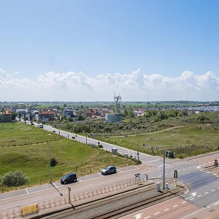 In Belgium With Stunning Sea View, Cleaning Included Apartmán *