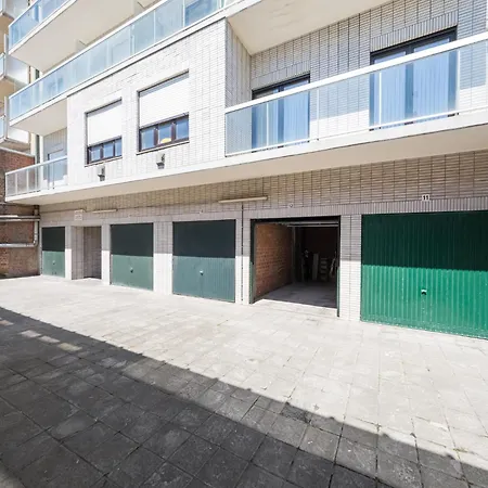 In Belgium With Stunning Sea View, Cleaning Included Apartmán
